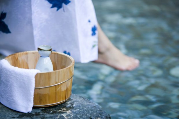 温泉养生 秋泡泡温泉告别亚健康