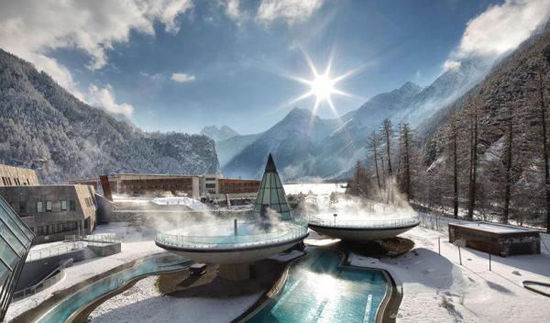 全球最具特色的七大温泉景点-AQUA DOME水疗中心奥地利