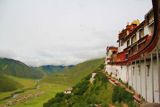 西藏拉萨德仲温泉